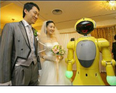 Роботът Тиро - сватба