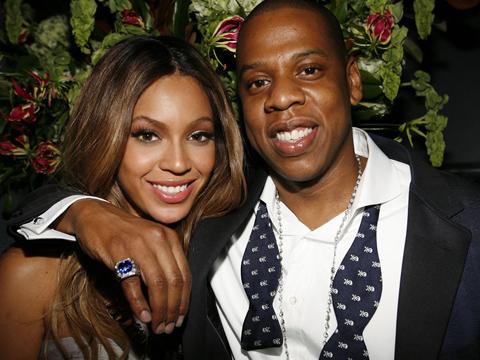 Jay-Z купува яхта на Бионсе за рождения ден
